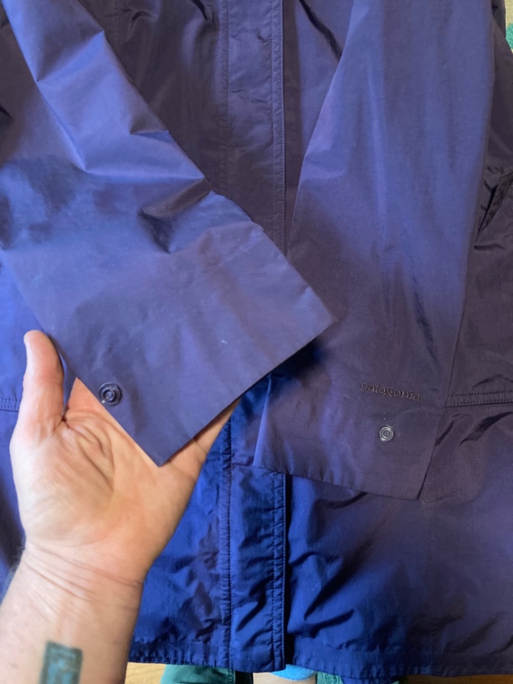 patagonia rain coat/jacket--xs - Picture 5 of 6